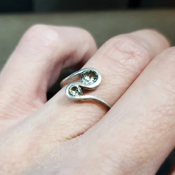 Size 7 925 Sterling Silver Slightly Rustic Double CZ Gem Ring - Picture 2 of 7